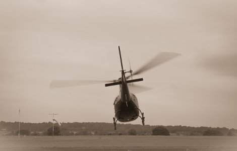 Un suspect inarmat, ucis pe un aeroport din Oregon dupa ce a incercat sa fure un elicopter