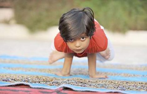 Cel mai tanar instructor de Yoga: Are 6 ani
