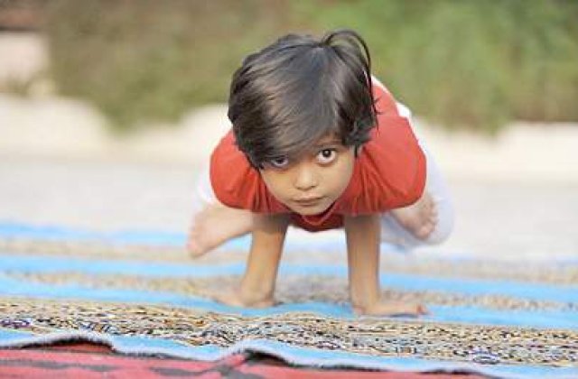 Cel mai tanar instructor de Yoga: Are 6 ani
