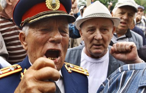  Top  Alba-neagra cu pensiile militare: Recalcularea, amanata!