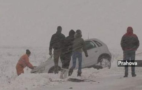  Video  Zapada si viscolul paralizeaza intreaga tara
