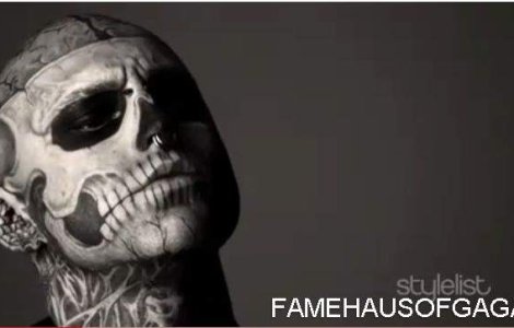  Video  Lady Gaga a cantat in germana la Paris Fashion Week