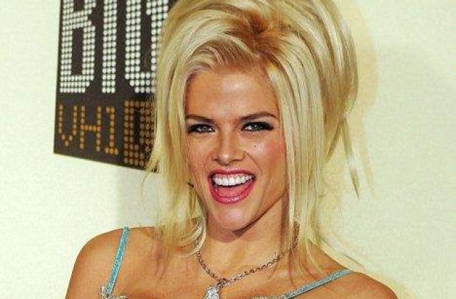 Anna Nicole Smith va avea propia opera