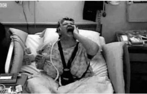  Video  "Sindromul mainii straine": Femeia atacata de propria mana