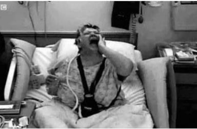 [VIDEO] "Sindromul mainii straine": Femeia atacata de propria mana