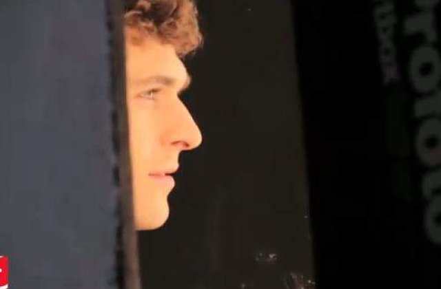 [VIDEO]: A dat mingea de fotbal pe modeling