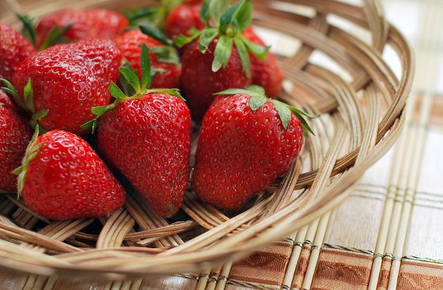 5 metode simple de a-ti albi dintii in mod natural