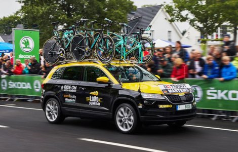 Prima aparitie publica a noului Skoda Karoq: SUV-ul compact a luat startul in Turul Frantei