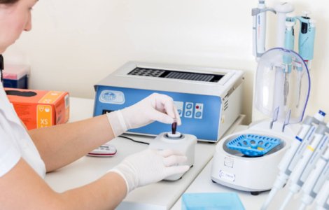 Testul care iti spune ce risc ai sa mostenesti 8 tipuri de cancer, disponibil si in Romania