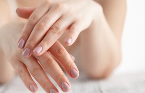  Top  5 trucuri anti-aging pentru maini mai tinere cu 10 ani