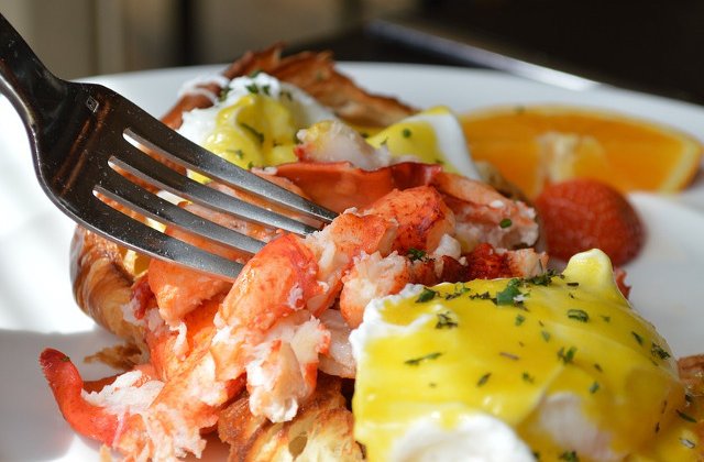 10 preferinte culinare ale celor mai cunoscuti criminali in serie. Ce au cerut la ultima masa