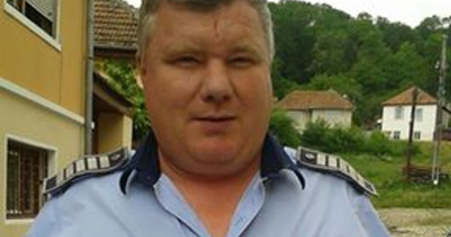 Un angajat al dispeceratului Politiei Orasului Rupea a salvat o familie care a plonjat cu masina in balta