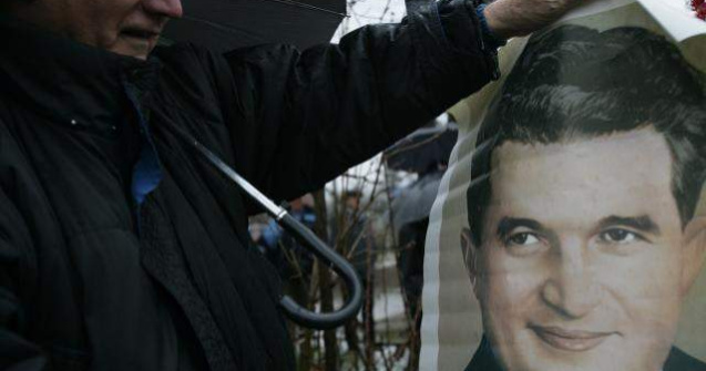 Nostalgicii Comunismului: 60% dintre romani regreta moartea lui Ceausescu