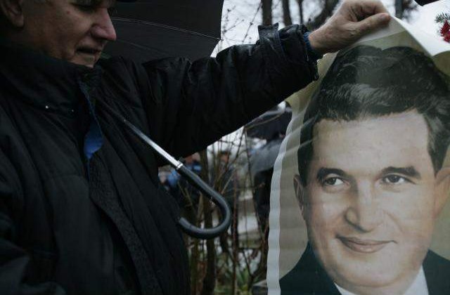 Nostalgicii Comunismului: 60% dintre romani regreta moartea lui Ceausescu