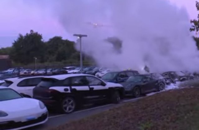 Zece masini au fost incendiate la o reprezentanta Porsche din Hamburg, cu o zi inaintea inceperii summitului G20