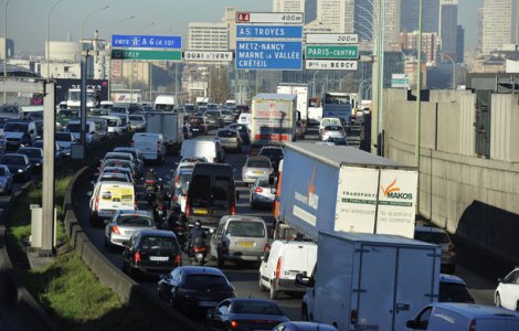 Franta vrea sa interzica vanzarea de masini diesel si pe benzina pana in 2040