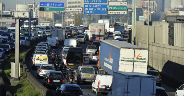 Franta vrea sa interzica vanzarea de masini diesel si pe benzina pana in 2040