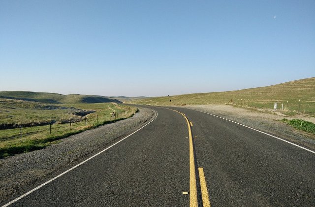 Drum expres Craiova - Pitesti: Latime de drum expres si viteza de circulatie a unei autostrazi