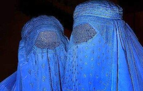  Top  Cunoaste valul: Cum deosebim femeile arabe dupa vesminte?