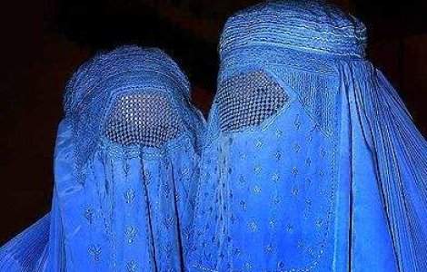  Top  Cunoaste valul: Cum deosebim femeile arabe dupa vesminte?