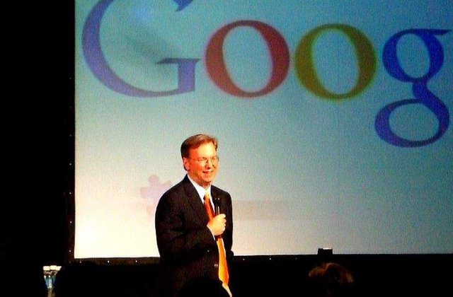 Eric Schmidt nu paraseste Google