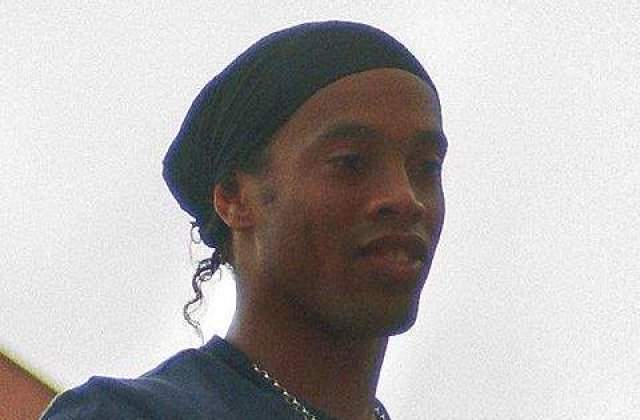 Ronaldinho, dorit de mai multe scoli de samba