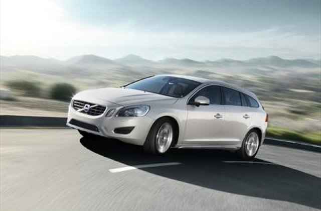 Volvo V60 Hybrid, 215 CP si consum de 1,9 litri/100 km