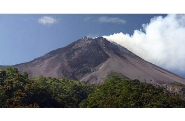 Un Vulcan a erupt in Japonia