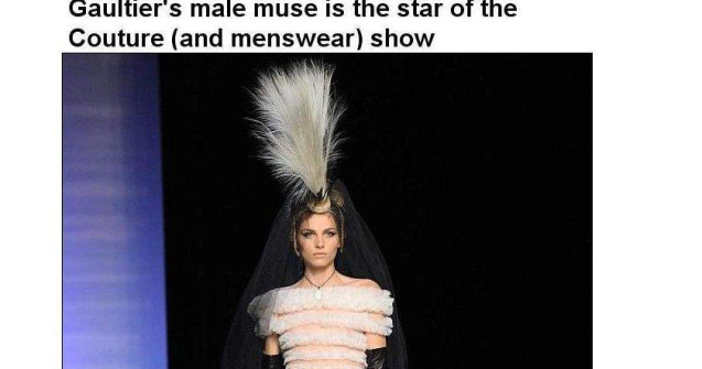 Un barbat, mireasa colectiei Jean Paul Gaultier