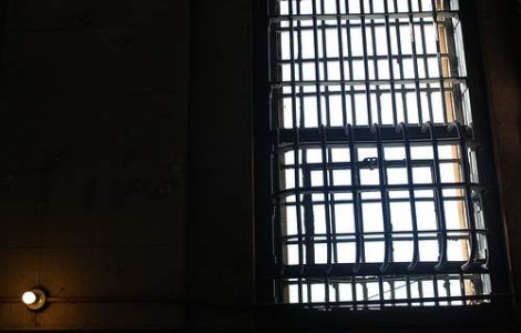 Mai mult de 1.000 de detinuti au evadat dintr-o inchisoare egipteana