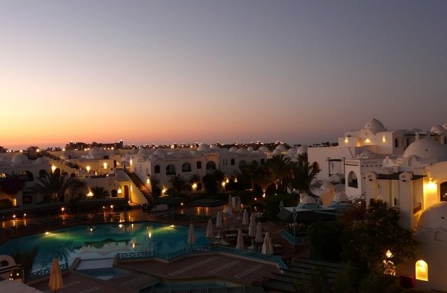 Berlinul, "consternat si furios" dupa uciderea a doua turiste din Germania in statiunea egipteana Hurghada