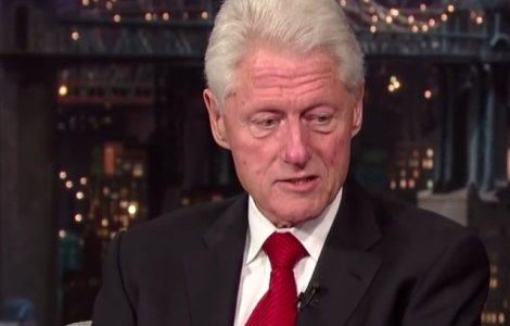  Foto  Bill Clinton se ascunde intre cei doi Bush, intr-o imagine virala pe Internet