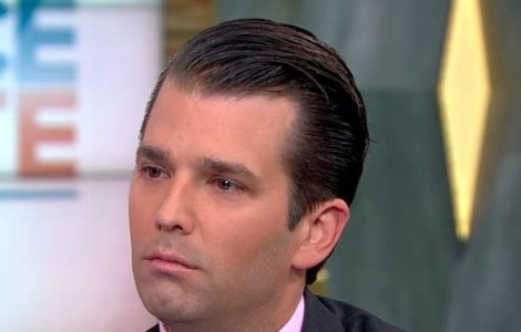 Rusii i-au dat lui Trump Jr. o mapa cu informatii compromitatoare despre Hillary Clinton