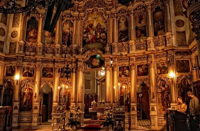 Reprezentantii Mitropoliei Moldovei vor viziona luni inregistrarea cu care a fost santajat episcopul Husilor