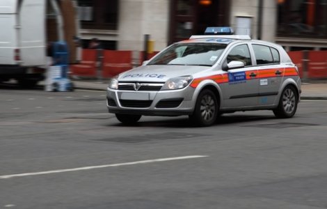 Un adolescent in varsta de 16 ani e acuzat de 15 infractiuni dupa atacurile cu acid de la Londra