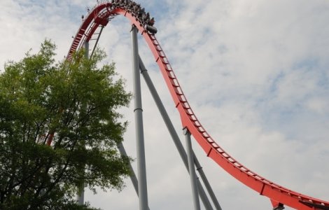 33 raniti la Madrid in urma unei coliziuni intre doua trenuri pe un montagne russe