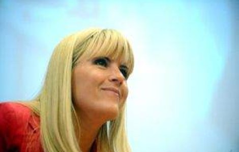 Elena Udrea, sarmale cu parfum de Chanel