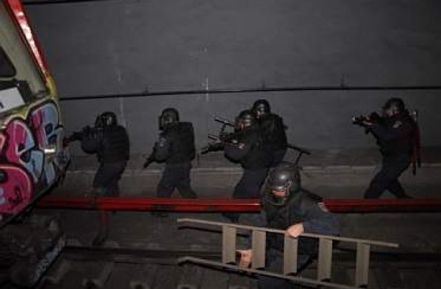 Jandarmeria cumpara "echipamente de reprimare a revoltelor"