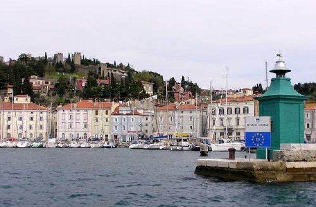 De ce ne-a amanat Slovenia aderarea la Schengen?