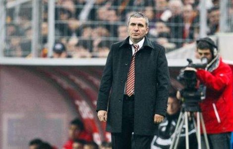 Hagi, condamnat sa plateasca 6800 de euro