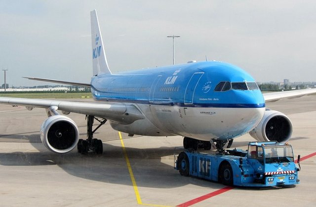 Un avion KLM cu 298 de pasageri la bord a aterizat de urgenta pe Aeroportul Henri Coanda