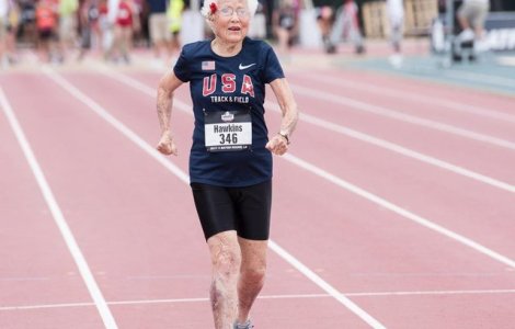 O bunicuta de 101 ani a doborat recordul mondial la proba 100 m