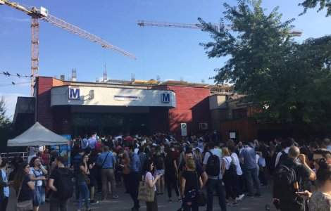 Metrorex cere scuze calatorilor pentru aglomeratia de la statiile unde se fac lucrari de modernizare si anunta ca va schimba cartelele