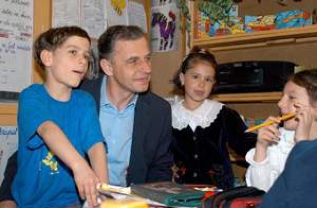 16% dintre elevi nu inteleg un text scris