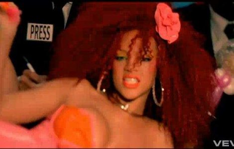 Noul videoclip al Rihannei, interzis in 11 tari