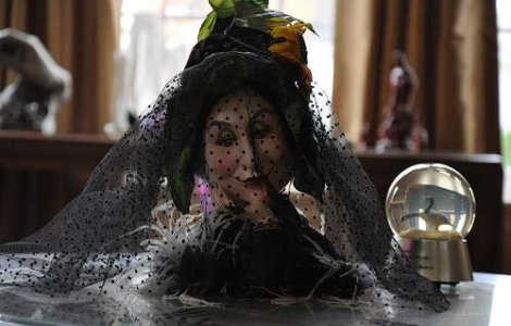 Minti in carti, faci inchisoare!