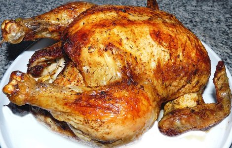 Studiu: 7 din 10 romani prefera carnea de pui, iar 95% dintre cei care gatesc saptamanal prefera acest tip de carne