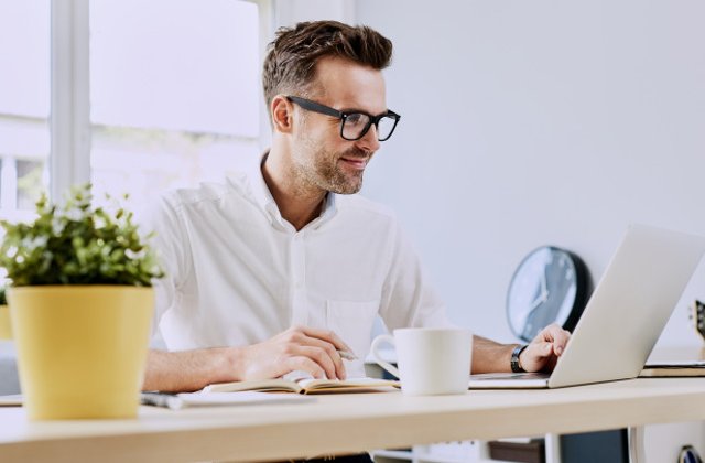 Cele mai eficiente 3 moduri prin care iti poti creste reputatia profesionala in online