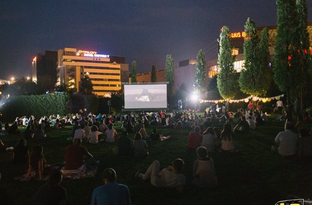 Caravana Filmelor NexT pregateste 21 de seri de picnic si cinema sub clar de luna