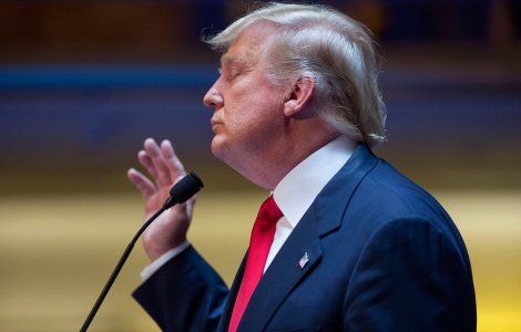 Sotia premierului japonez s-a prefacut ca nu stie engleza ca sa nu vorbeasca cu Donald Trump